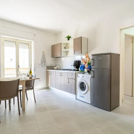 Spazioso Bicamere Fronte Mare