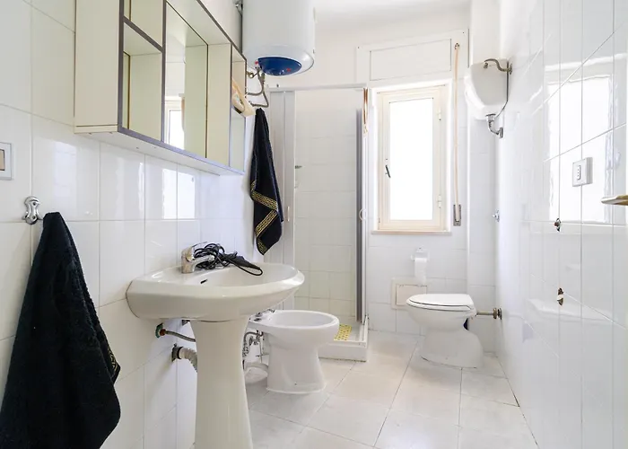 Apartamento Spazioso Bicamere Fronte Mare *